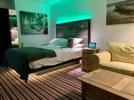 Deluxe Oda, 1 En Büyük (King) Boy Yatak, Balkon, Göl Manzaralı
