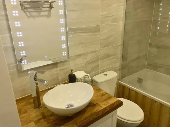 Deluxe Oda, 1 En Büyük (King) Boy Yatak, Balkon, Göl Manzaralı
