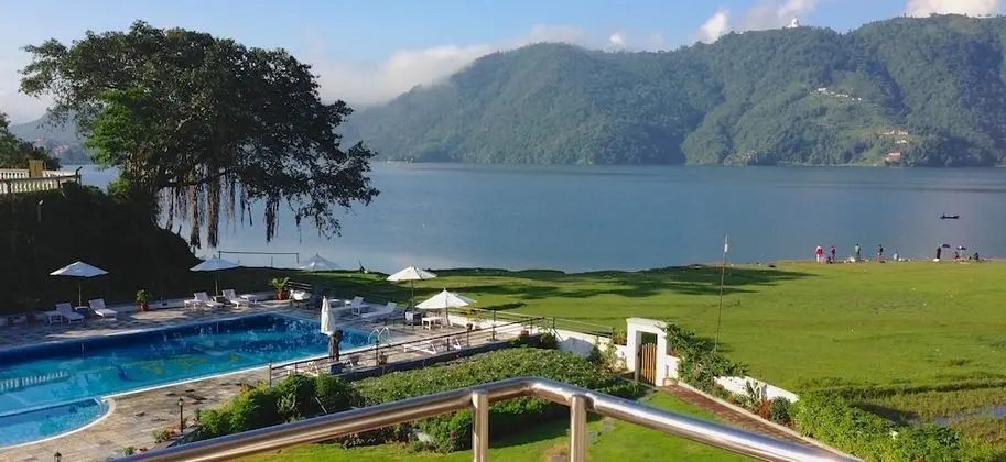 Deluxe Tek Büyük veya İki Ayrı Yataklı Oda, 1 Yatak Odası, Balkon, Göl Manzaralı