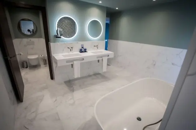 Süit (The Other Penthouse Suite)