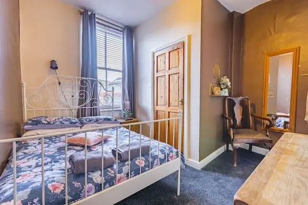 Comfort Tek Büyük Yataklı Oda, Banyolu/Duşlu (Small Double Room )