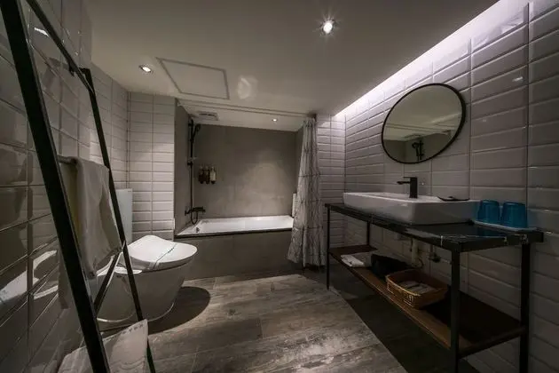 Deluxe Tek Büyük Yataklı Oda, Liman Manzaralı