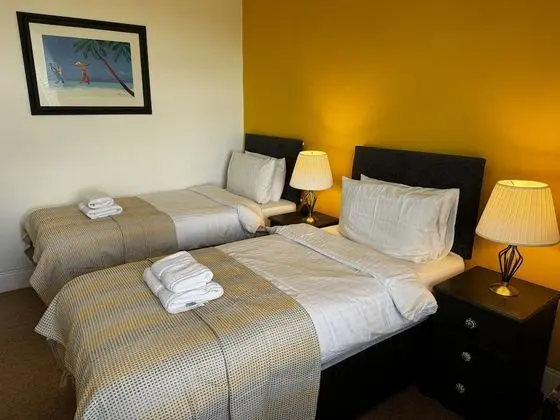 Superior İki Ayrı Yataklı Oda, Banyolu/Duşlu, Avlu Manzaralı (or Superior King)