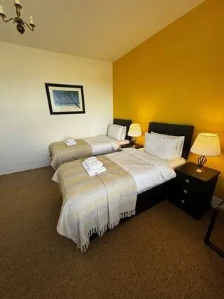 Superior İki Ayrı Yataklı Oda, Banyolu/Duşlu, Avlu Manzaralı (or Superior King)