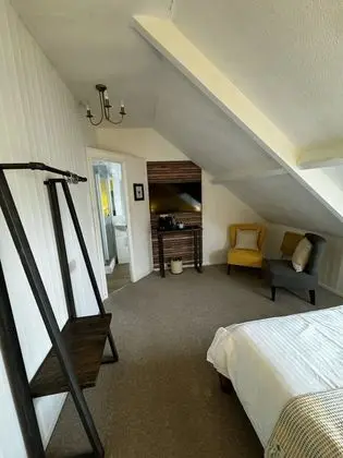 Superior Tek Büyük Yataklı Oda, Banyolu/Duşlu, Avlu Manzaralı (Double Ensuite)