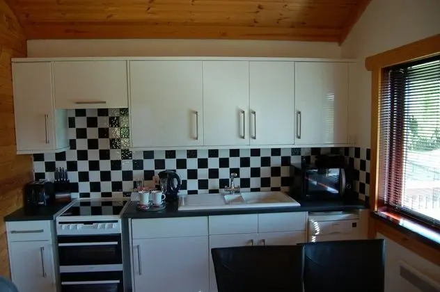 Dağ Evi, Banyolu/Duşlu (Heron Lodge)