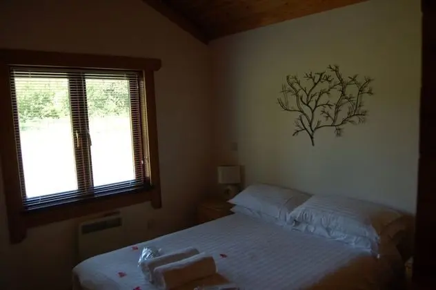 Dağ Evi, Banyolu/Duşlu (Kingfisher Lodge)