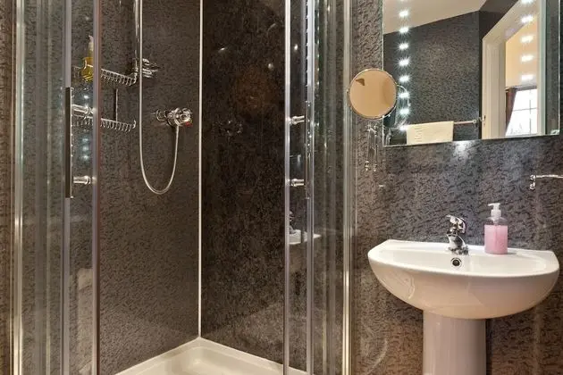 Tek Büyük Yataklı Oda (Room 2)
