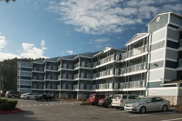 Daire, 1 En Büyük (King) Boy Yatak ve Çekyat (Waters Edge 302)