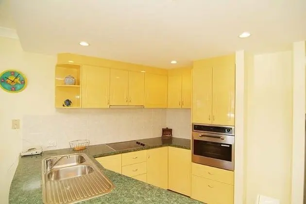1 Bedroom High Floor Apartment with Balcony and Ocean View
