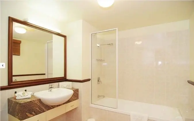 1 Bedroom High Floor Apartment with Balcony and Ocean View