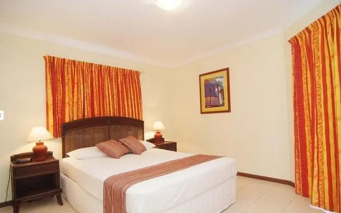 2 Bedroom 2 Bathroom Apartment with Balcony Jacuzzi and Ocean View