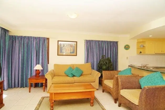 2 Bedroom 2 Bathroom Apartment with Balcony Jacuzzi and Ocean View
