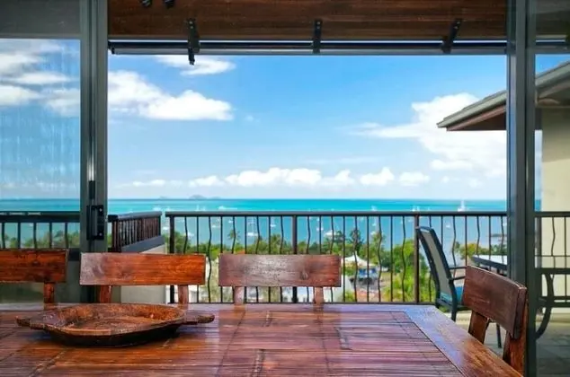 2 Bedroom 2 Bathroom Apartment with Balcony Jacuzzi and Ocean View
