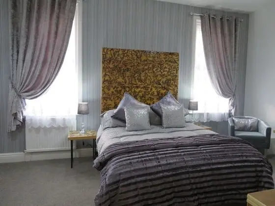 Luxury Oda