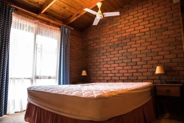 Ev (4 Bedrooms)