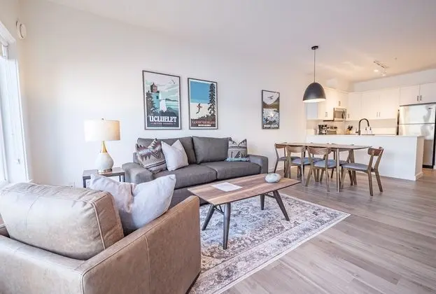 Signature Collection 1 Bedroom Queen Suite with Sofa Bed, Full Kitchen + Harbour View