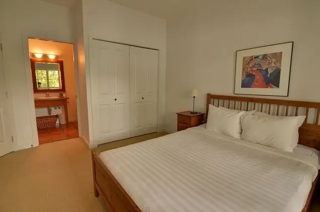 Standard One Bedroom Queen Suite with Sofa Bed, Full Kitchen and Harbor View