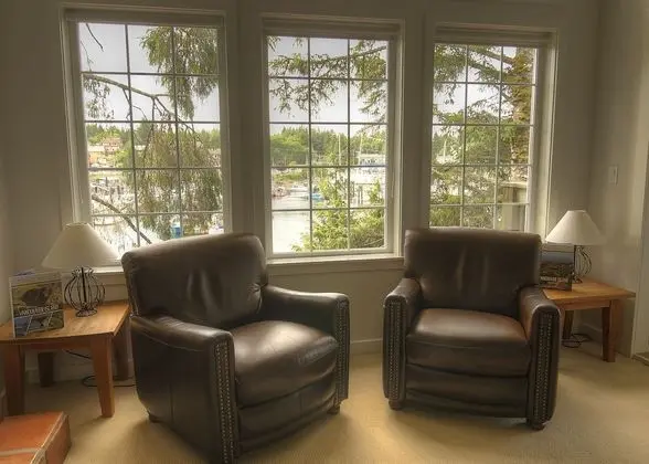 Standard One Bedroom Queen Suite with Sofa Bed, Full Kitchen and Harbor View