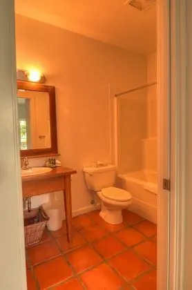 Standard One Bedroom Queen Suite with Sofa Bed, Full Kitchen and Harbor View