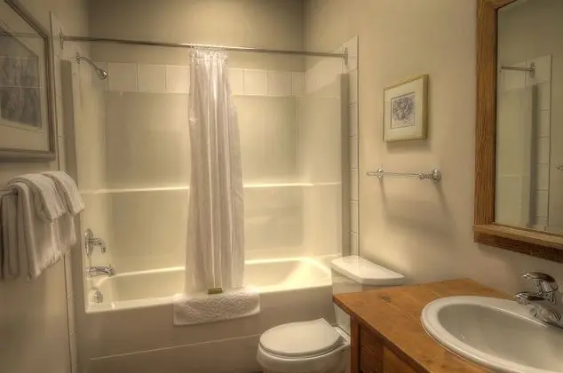 Standard One Bedroom Queen Suite with Sofa Bed, Full Kitchen and Harbor View