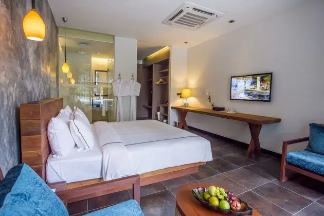 Bay Room