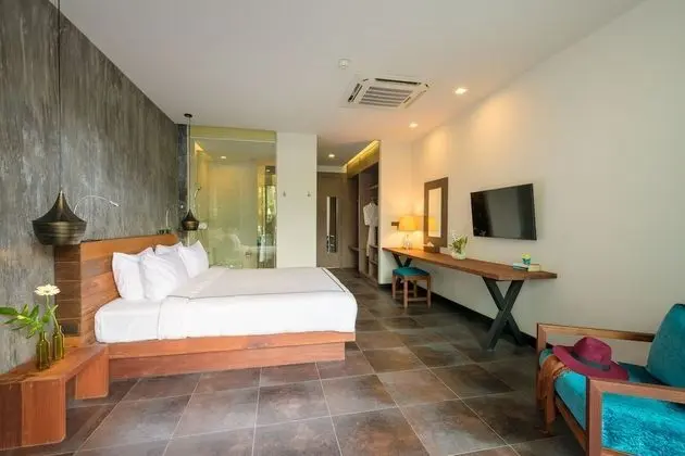 Bay Room