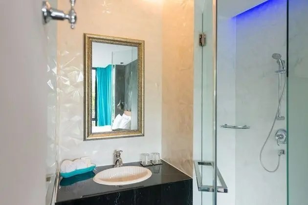 Bay Room