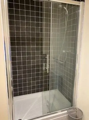 Apart Daire, Banyolu/Duşlu (Riverside Apartments)