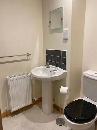 Apart Daire, Banyolu/Duşlu (Riverside Apartments)