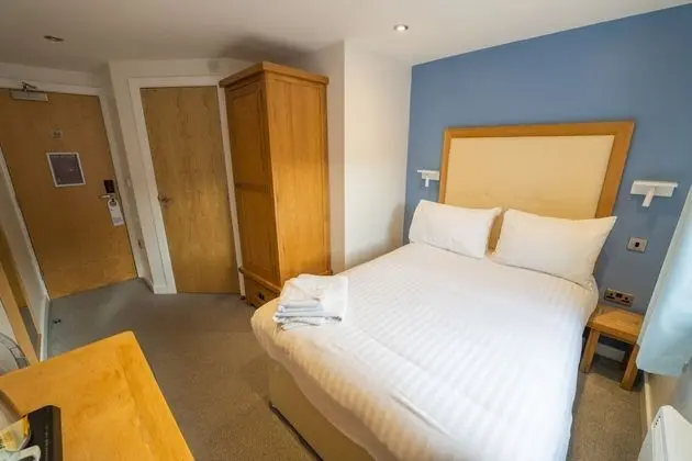 Standard Tek Büyük Yataklı Oda