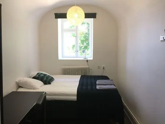 Basic Tek Büyük Yataklı Oda, Ortak Banyo, Göl Manzaralı