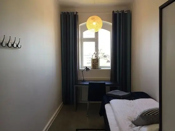 Basic Tek Kişilik Oda, Ortak Banyo, Göl Manzaralı