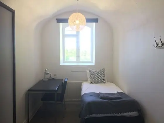 Basic Tek Kişilik Oda, Ortak Banyo, Park Manzaralı