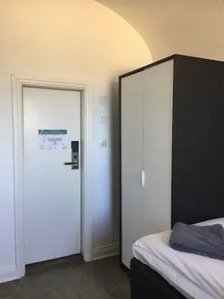 Basic Tek Kişilik Oda, Ortak Banyo, Park Manzaralı