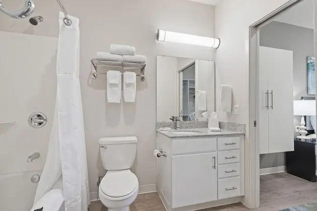 2 Bedroom, 2 Bathroom Furnished Suite