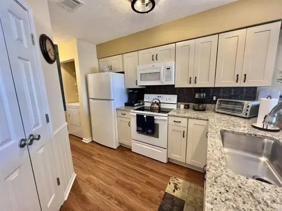 Daire (Waterway Village 23-D)