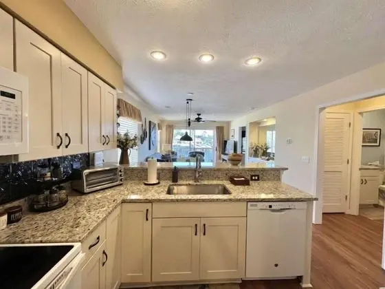 Daire (Waterway Village 23-D)