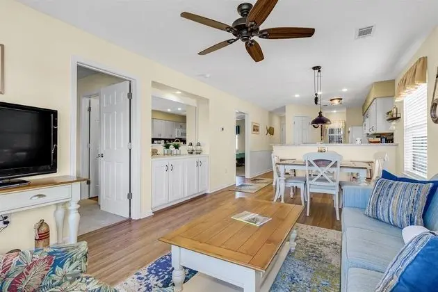 Daire (Waterway Village 23-D)