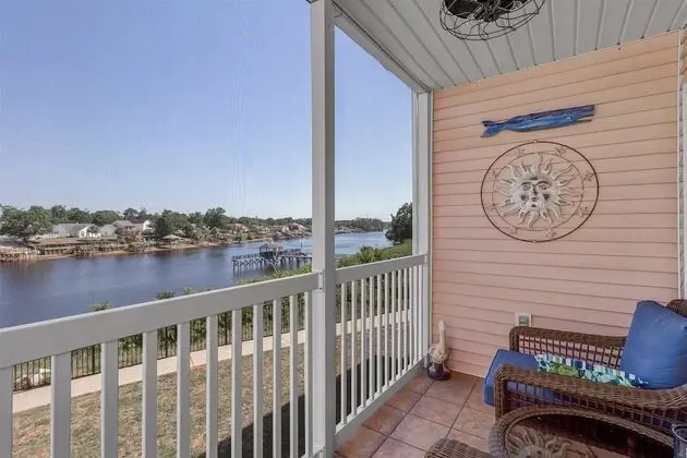Daire (Waterway Village 23-D)