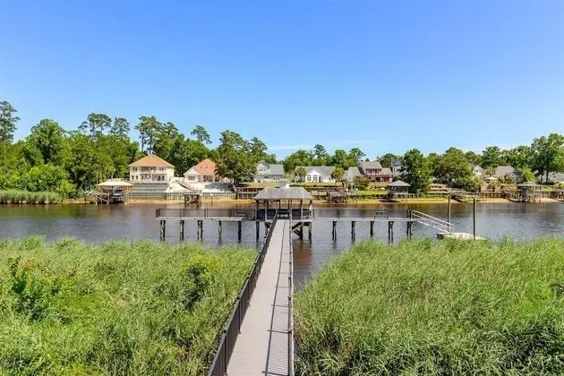 Daire (Waterway Village 23-D)