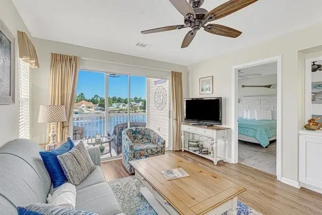 Daire (Waterway Village 23-D)