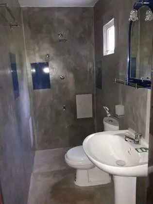 Deluxe Tek Büyük Yataklı Oda (AC)