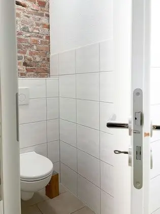 Basic Ortak Ranzalı Oda, Ortak Banyo