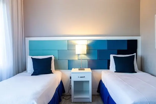 Double Twin Room, two twin beds.