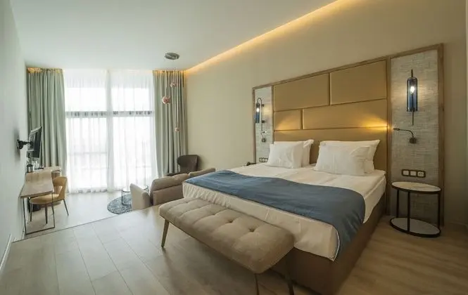 Premium Side Sea View Room