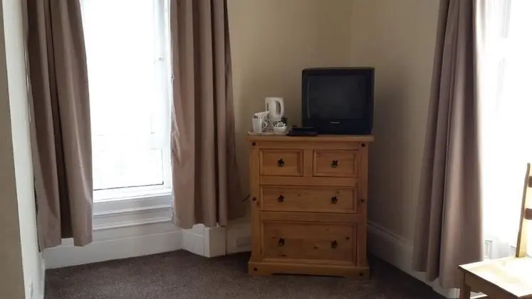 Standard Tek Büyük Yataklı Oda