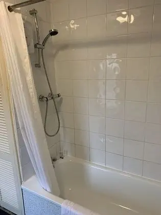 Basic İki Ayrı Yataklı Oda, Ortak Banyo