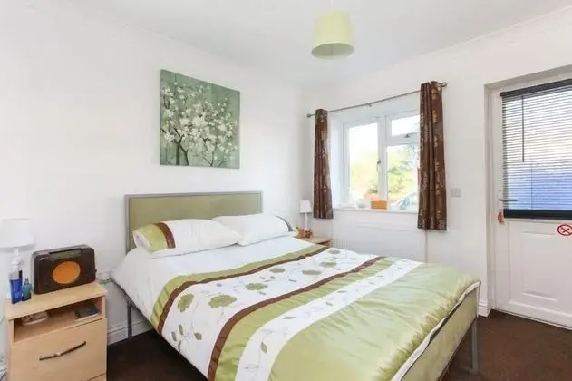 Standard Tek Büyük Yataklı Oda (Room 2)