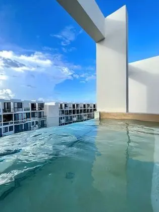 Deluxe Penthouse Studio Rooftop Pool
